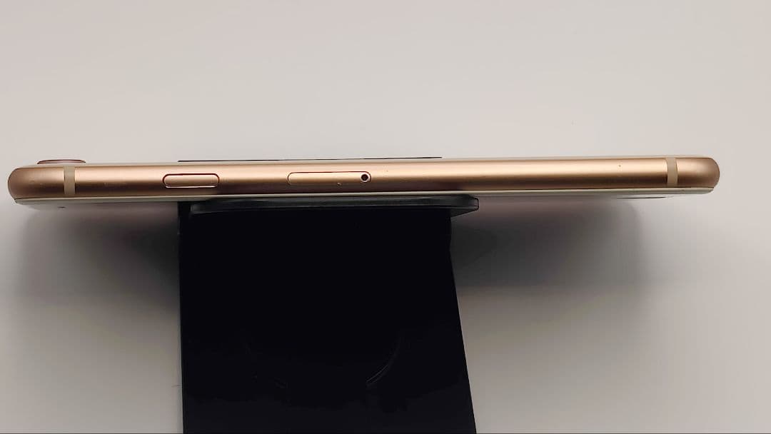 Apple iPhone 8 ゴールド 本体ジャンク扱い