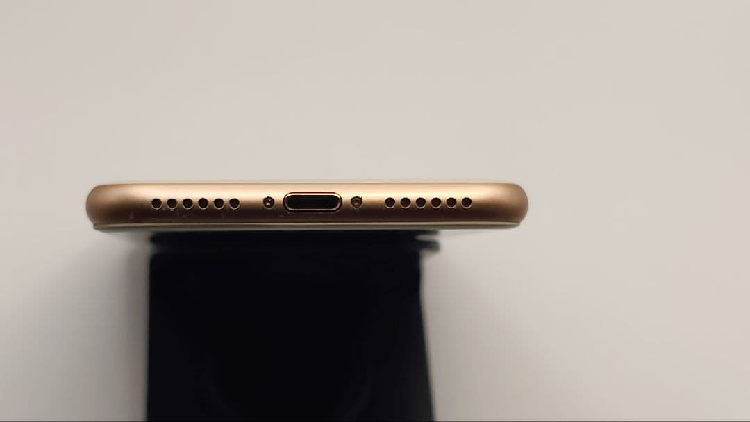 Apple iPhone 8 ゴールド 本体ジャンク扱い