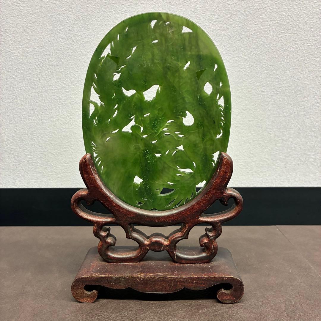 翡翠　透かし彫り置物　龍
