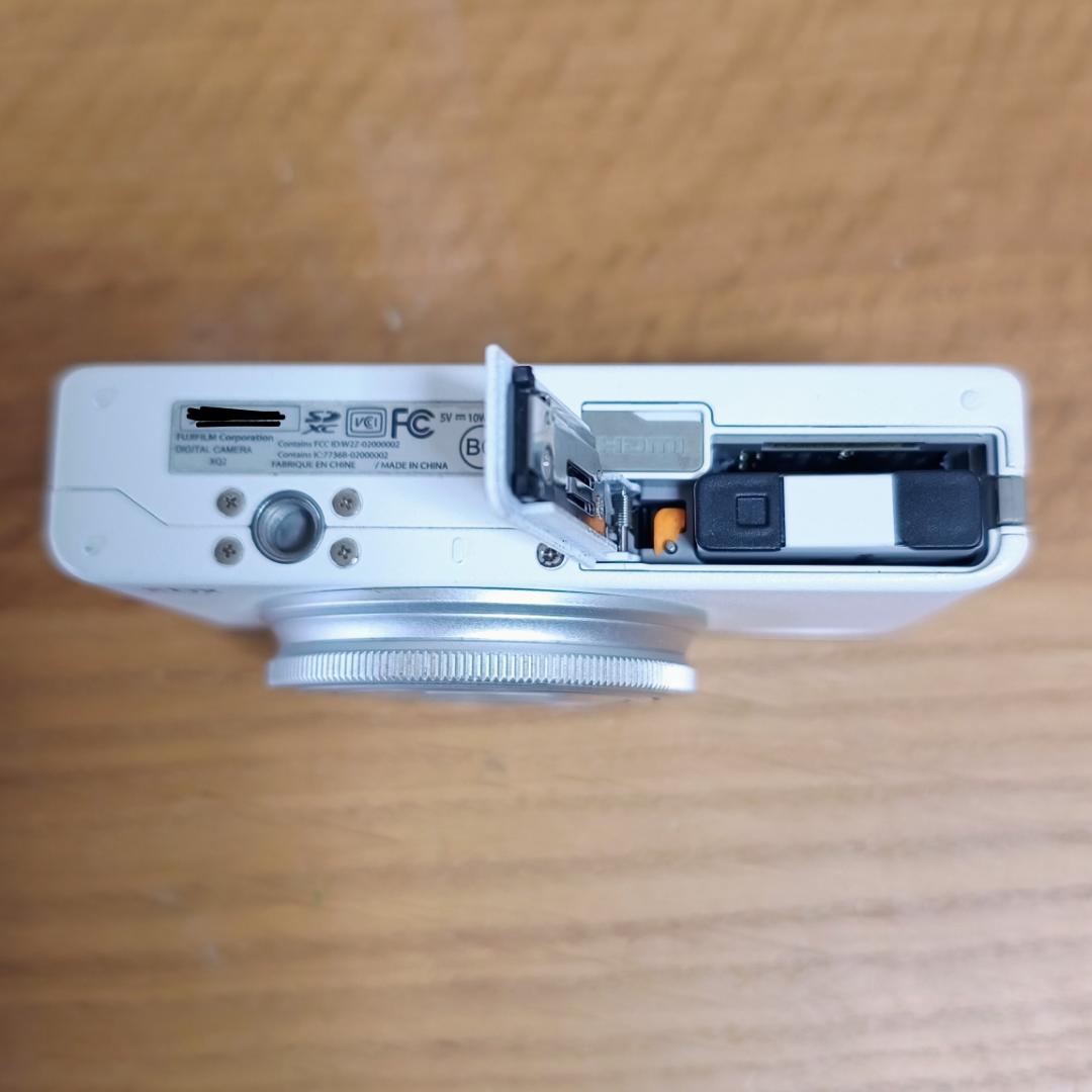 【中古・並品】FUJIFILM 富士フイルム XQ2 ホワイト