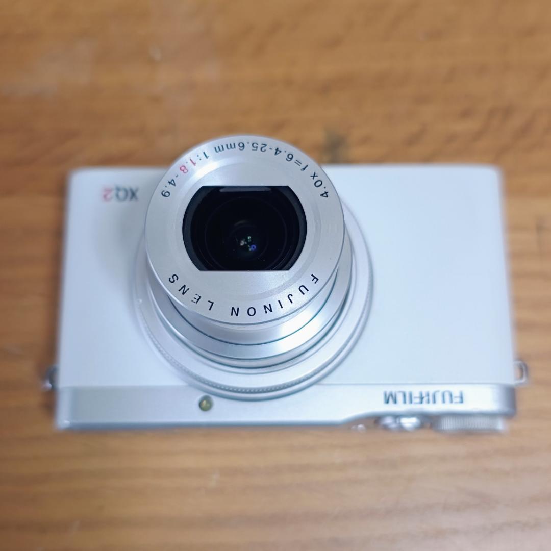 【中古・並品】FUJIFILM 富士フイルム XQ2 ホワイト