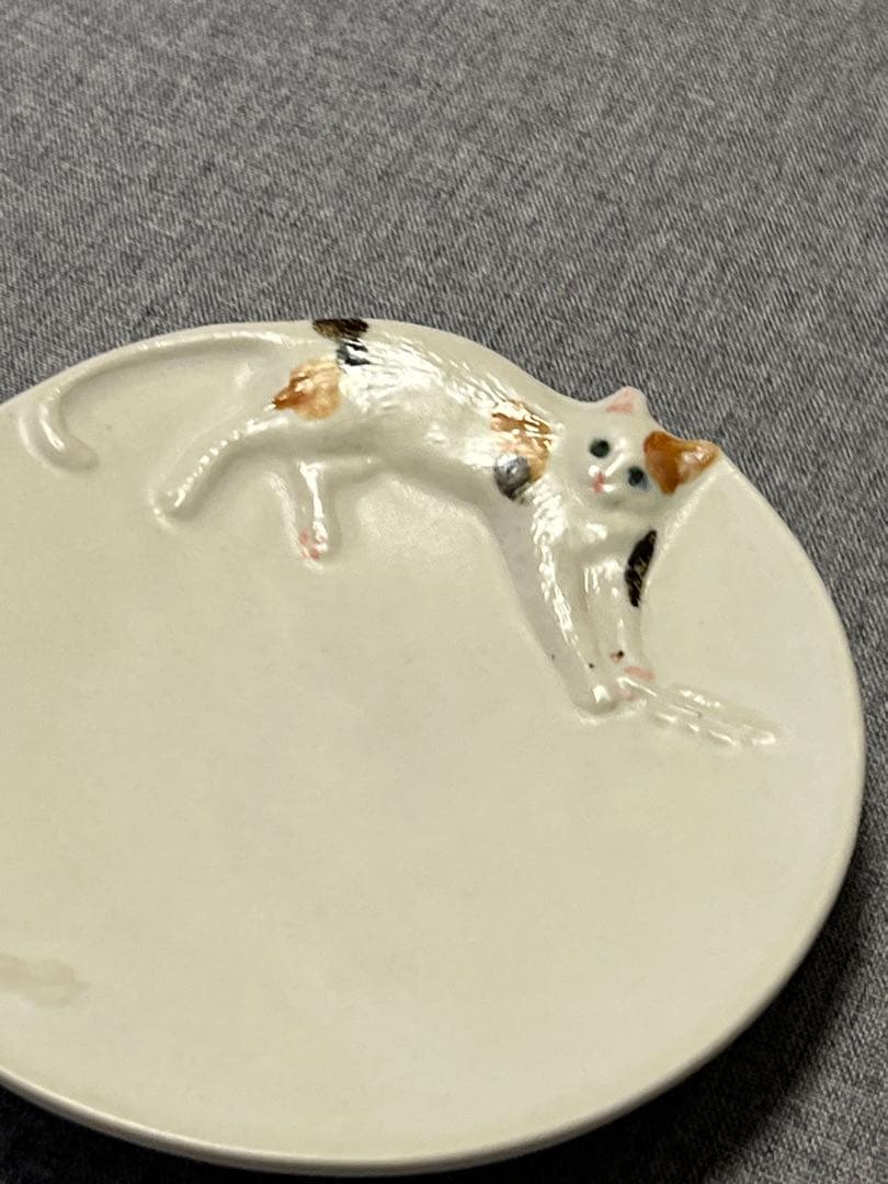 うつわやみたすさんの三毛猫　小皿