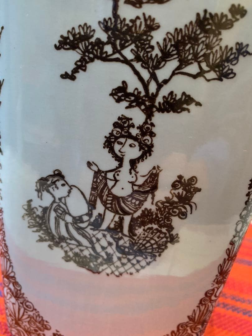 ビヨンヴィンブラッド　激レア！高さ28.5㎝の大型ニモール窯の可愛い少女柄花瓶！