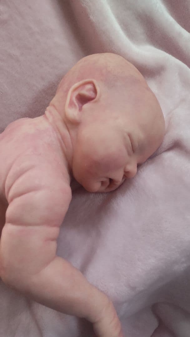 フルシリコンリボーンドール　女の子