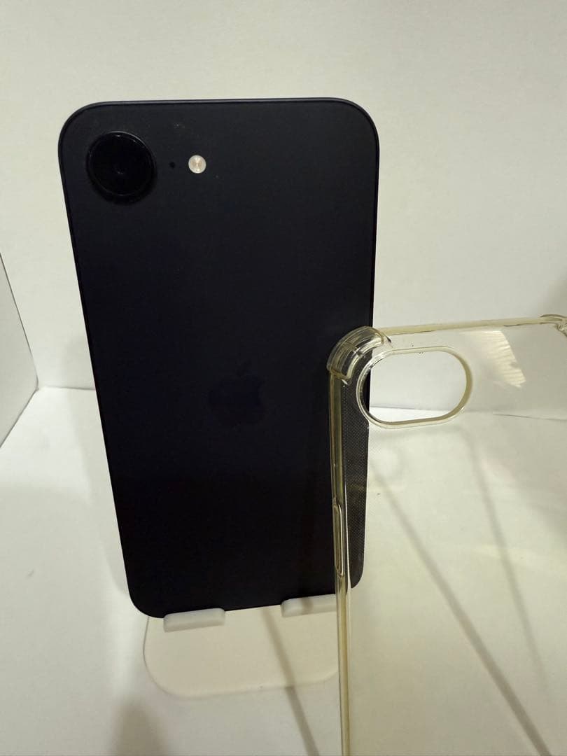 【バッテリー最大容量100%】iPhone16e 128GB ブラック ケース付