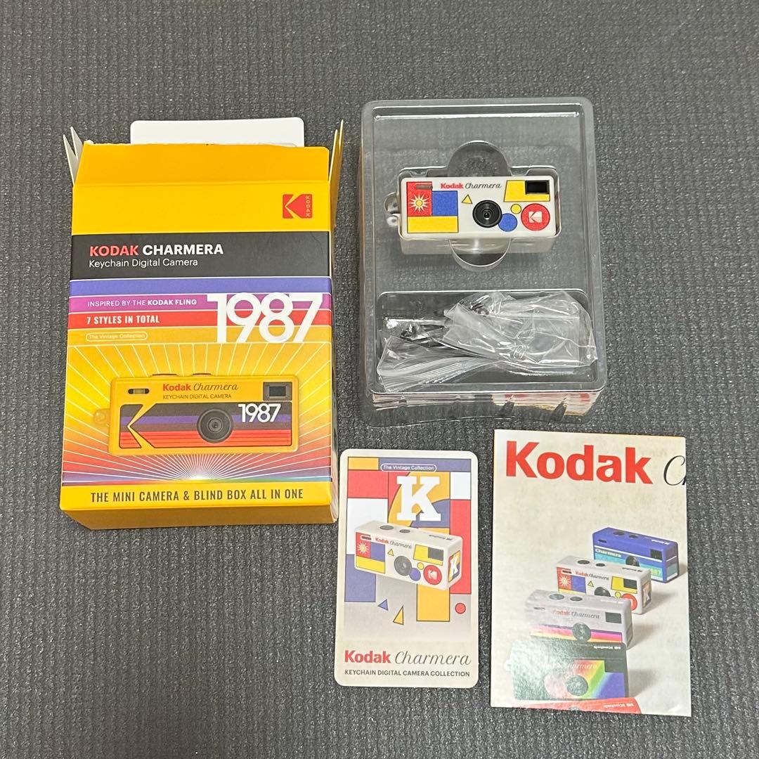 新品 ホワイト キーホルダー型 デジタルカメラ Kodak Charmera
