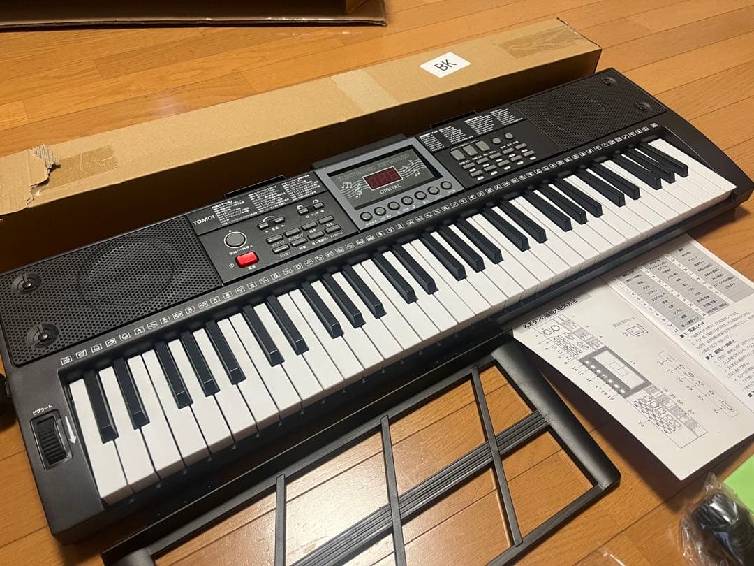 電子キーボード61鍵盤 日本語表記 光ナビゲーション スタンド付