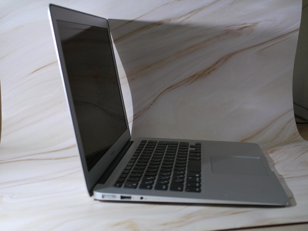 MacBook Air 13インチ 2017 8G / 256GB
