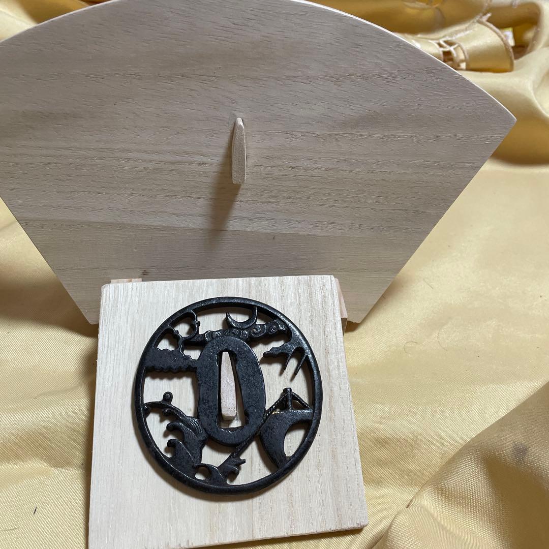 時代武具　鉄地　三日月透かし鍔