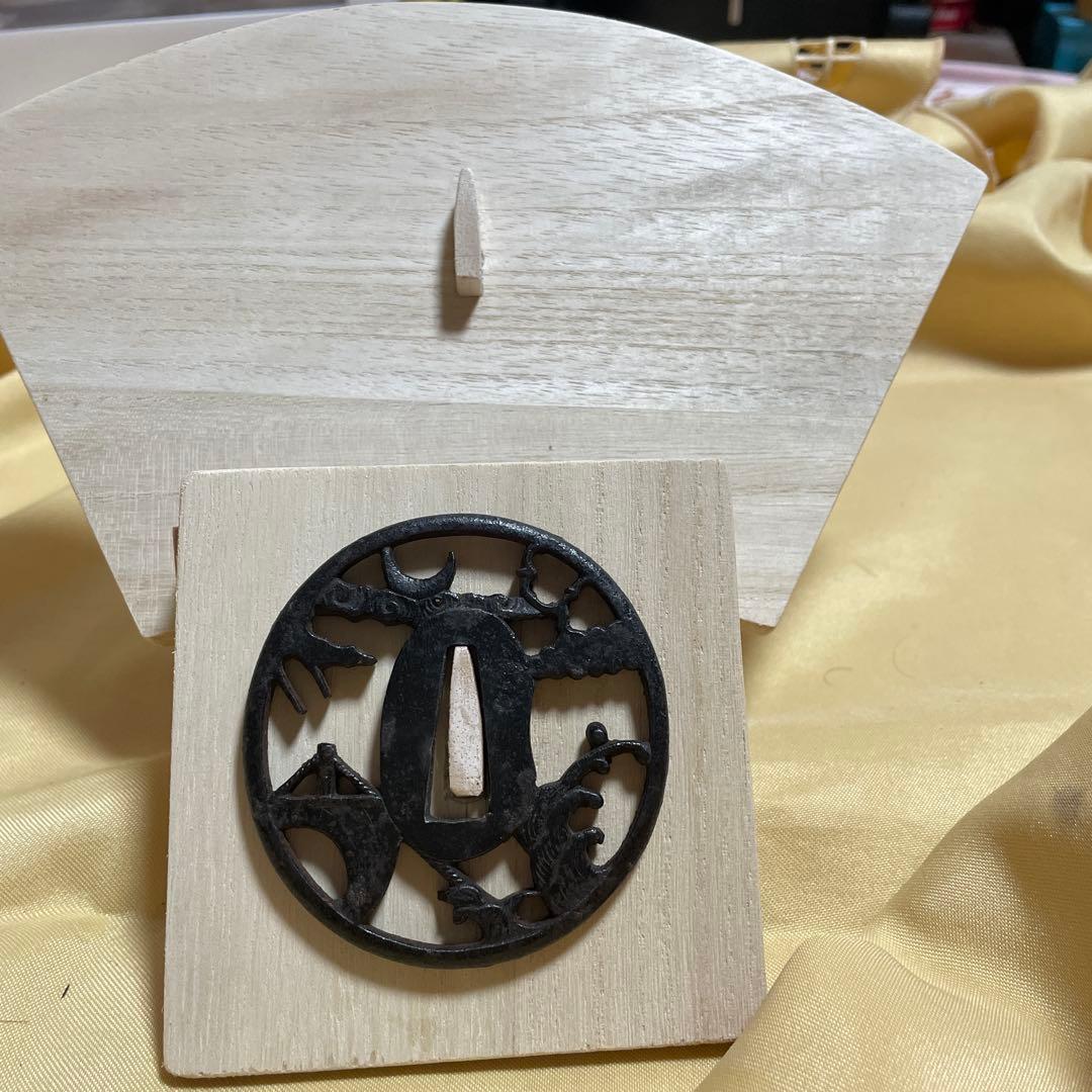 時代武具　鉄地　三日月透かし鍔