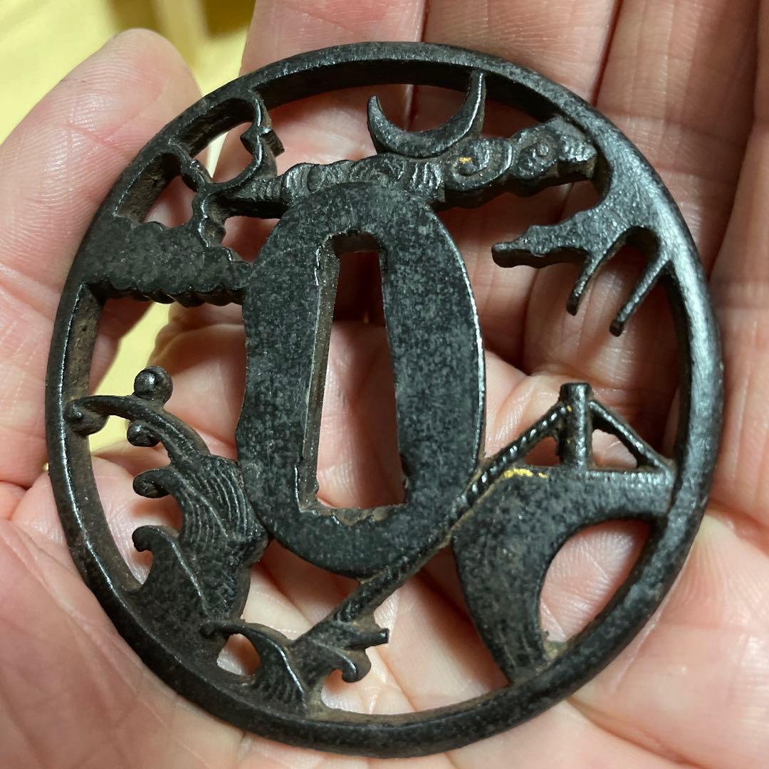 時代武具　鉄地　三日月透かし鍔