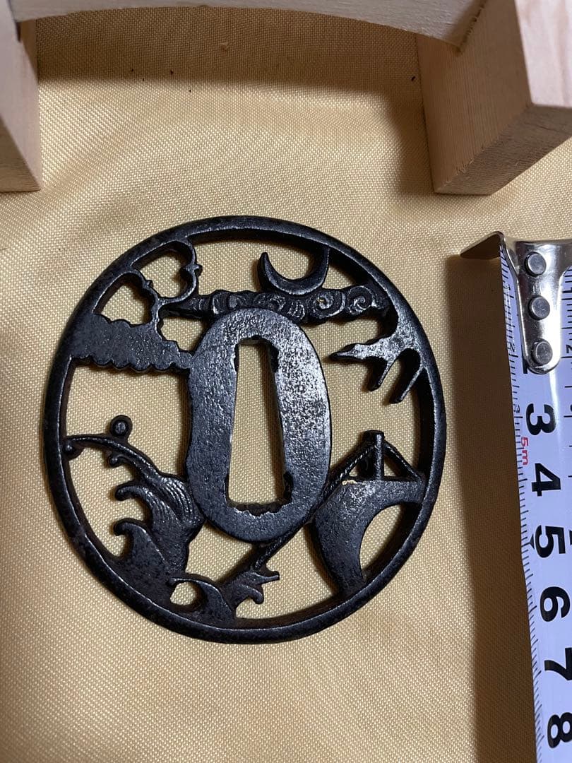 時代武具　鉄地　三日月透かし鍔