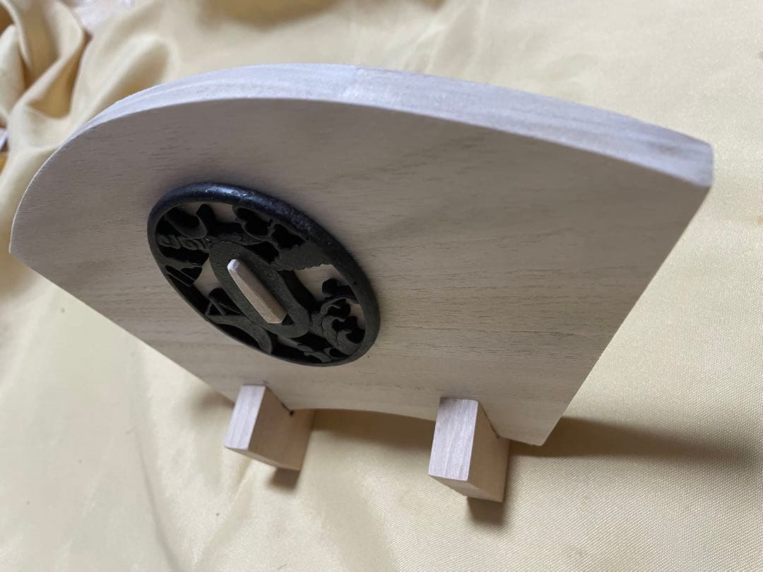 時代武具　鉄地　三日月透かし鍔