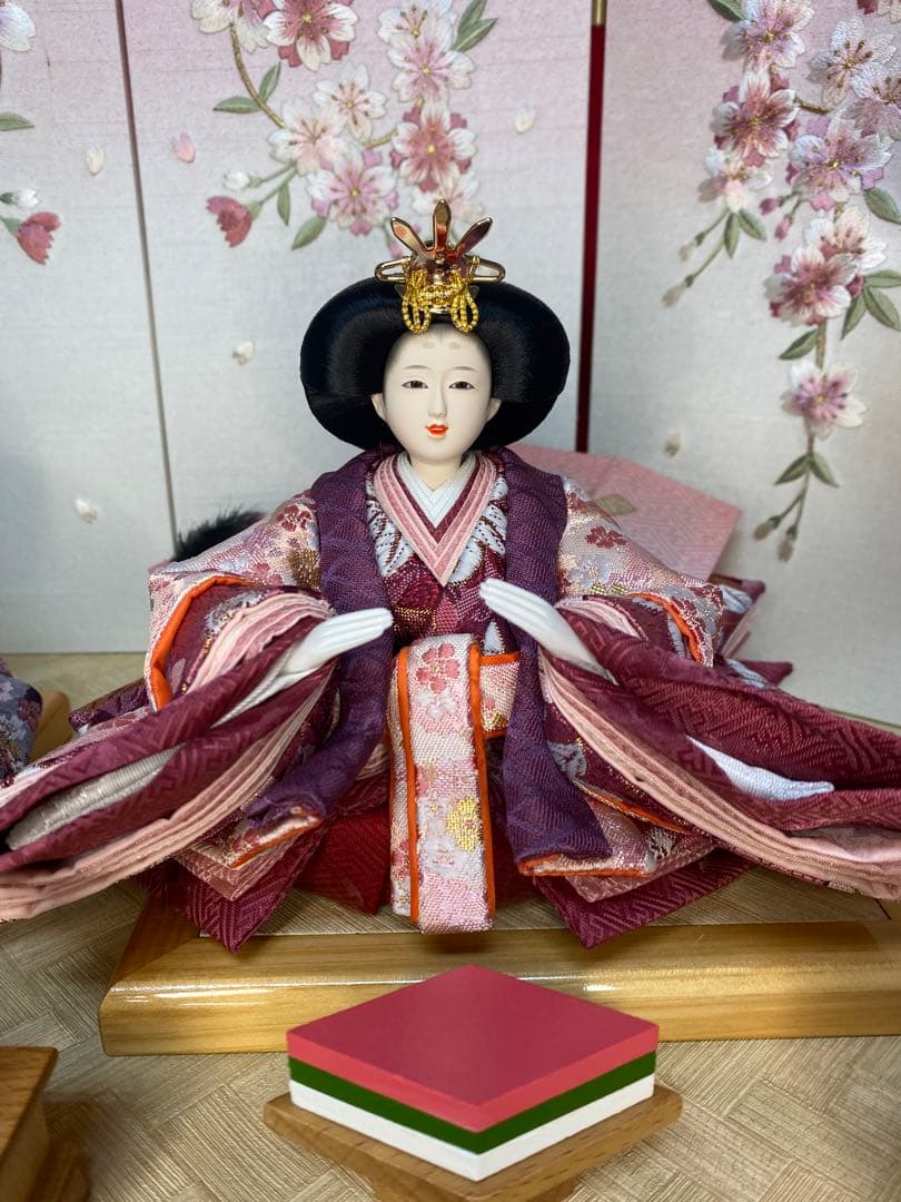 雛人形　親王飾り総檜造り収納セット・サイズ間口約５５×奥行約３３×高さ約４８㎝