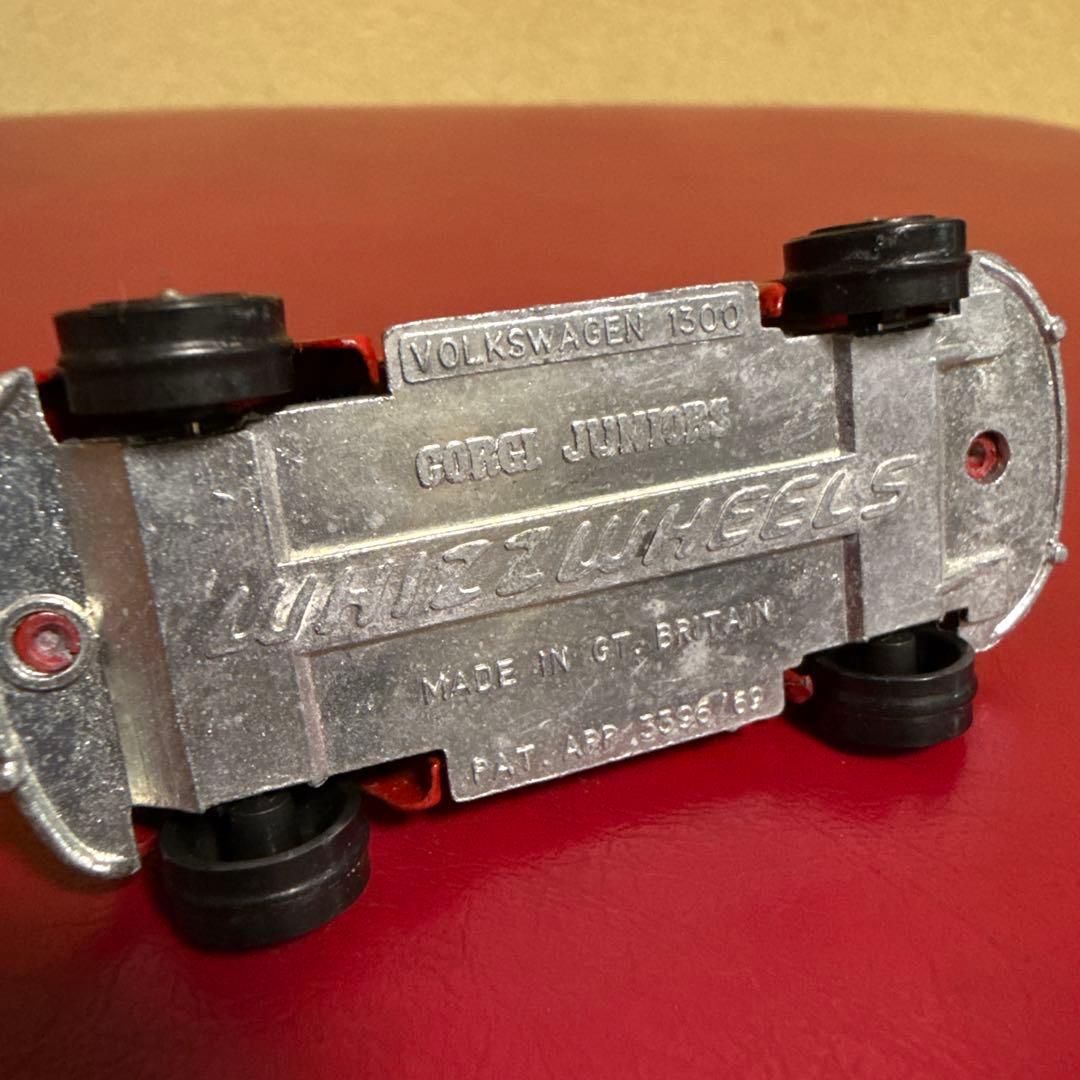 フォルクスワーゲン　ビートルのミニカー　7台　コーギー、シグ、マッチボックス他