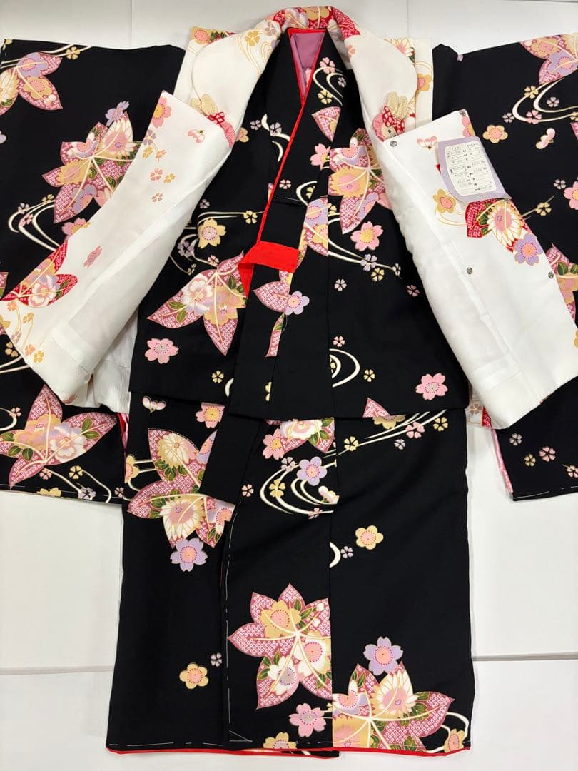 七五三　3歳女の子　着物・被布セット　黒地に紅葉　小桜　うさぎ飾り　日本製　新品