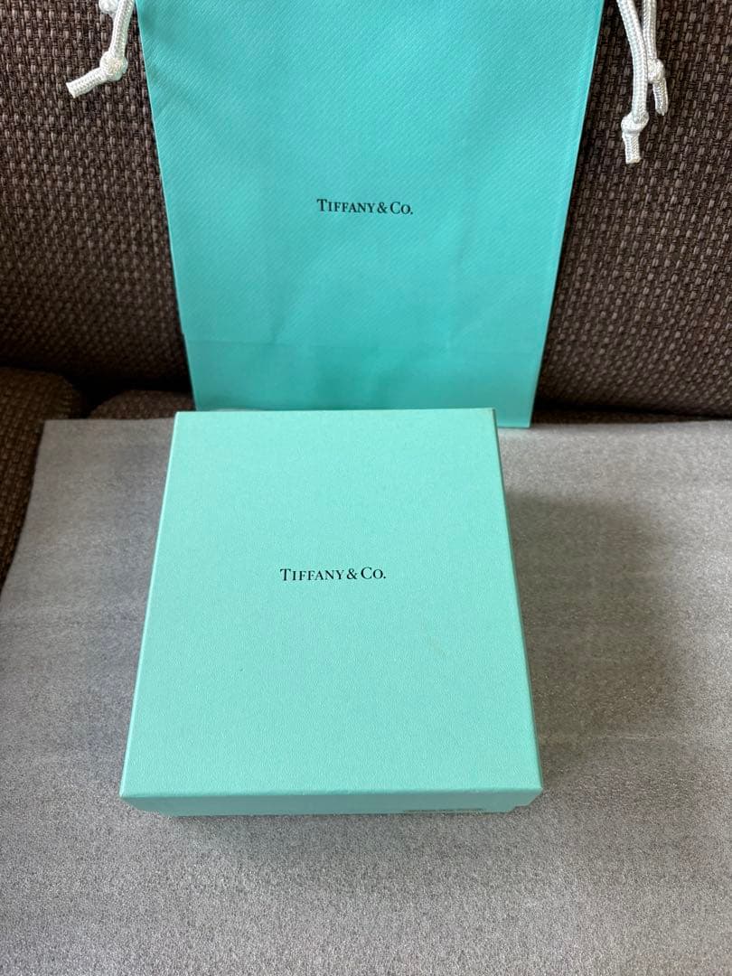 正規品未使用保管品ティファニー　バッグ　ショッパー　小物入れ　陶器　置き物　花瓶