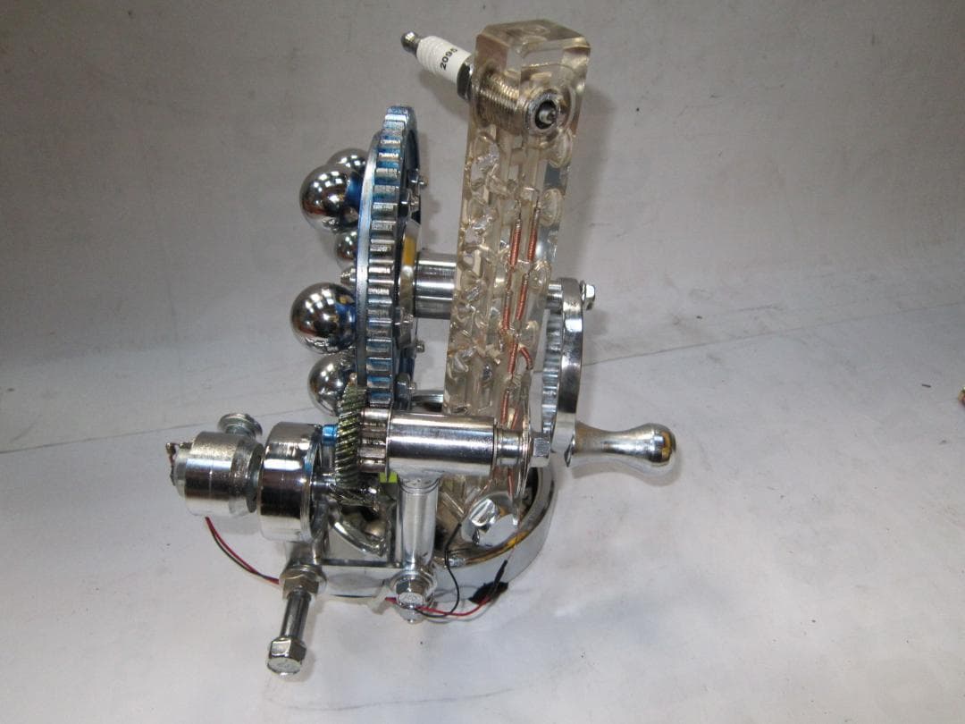 自家発電　自己発電　手回し発電　コイル、磁石使用