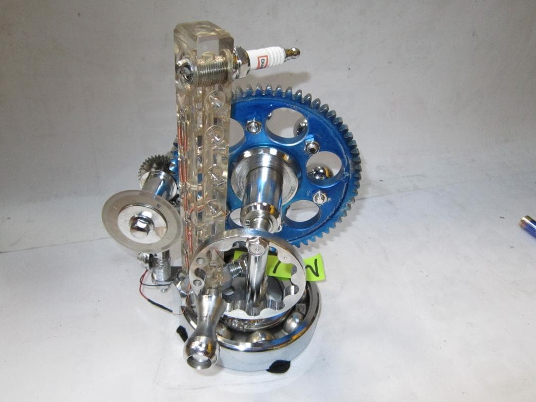 自家発電　自己発電　手回し発電　コイル、磁石使用