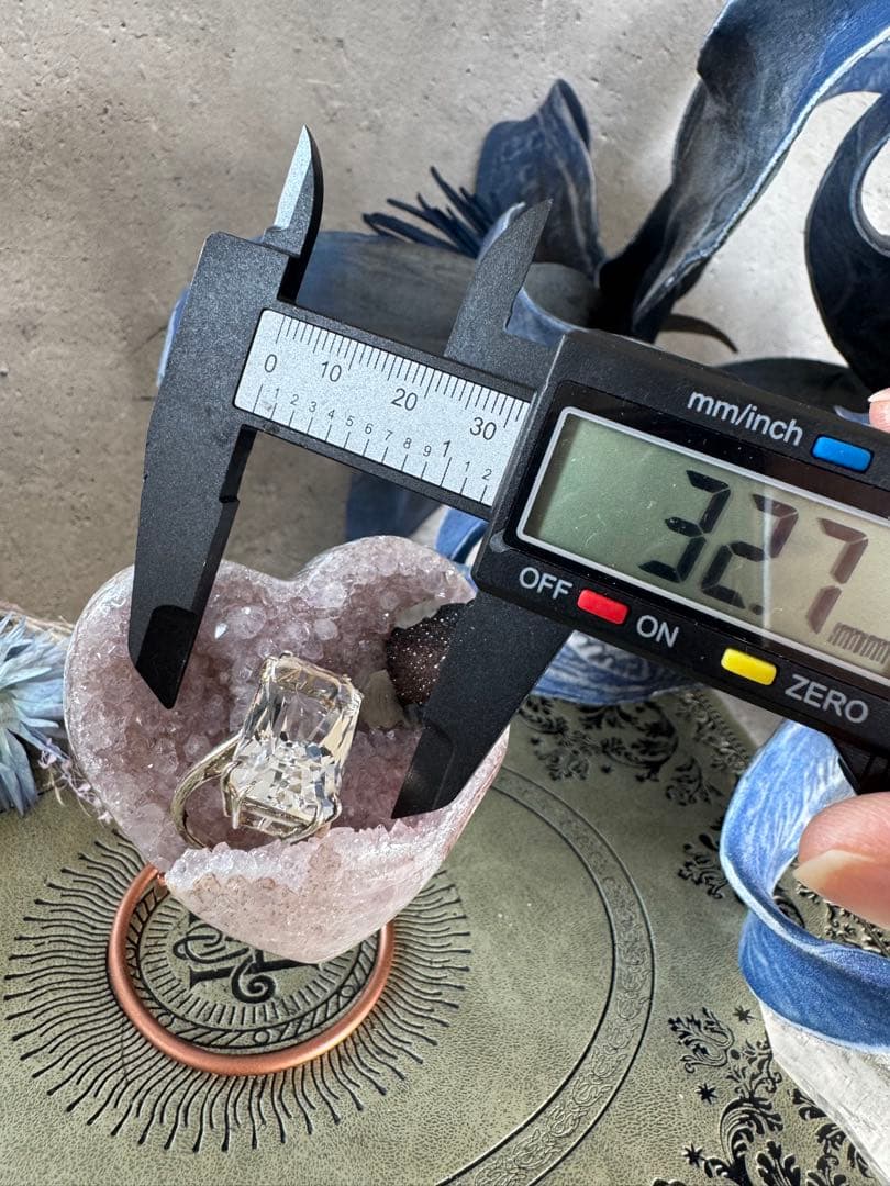 スタンド付き　超レア　ウルグアイ　宝石箱　アメジスト　カルサイト　ゲーサイト