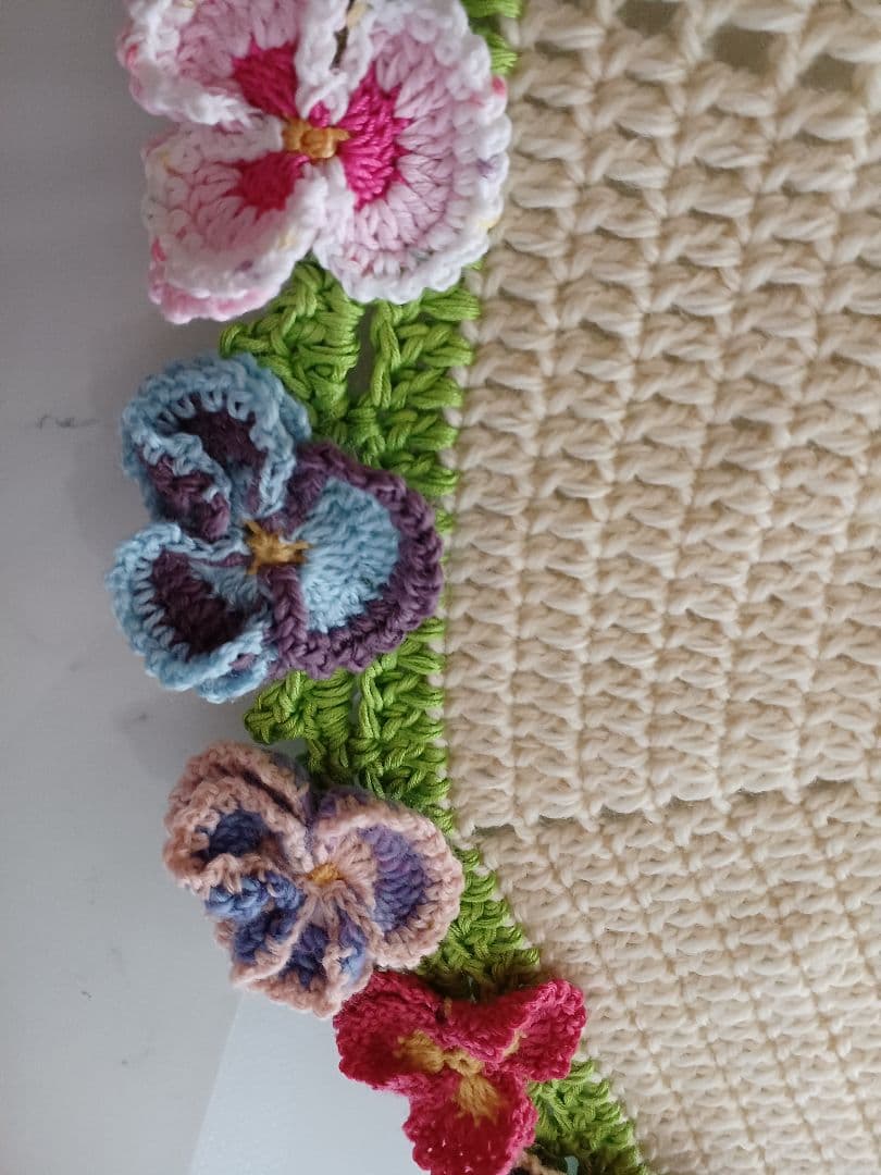 カラフルなパンジーの花束ブランケット