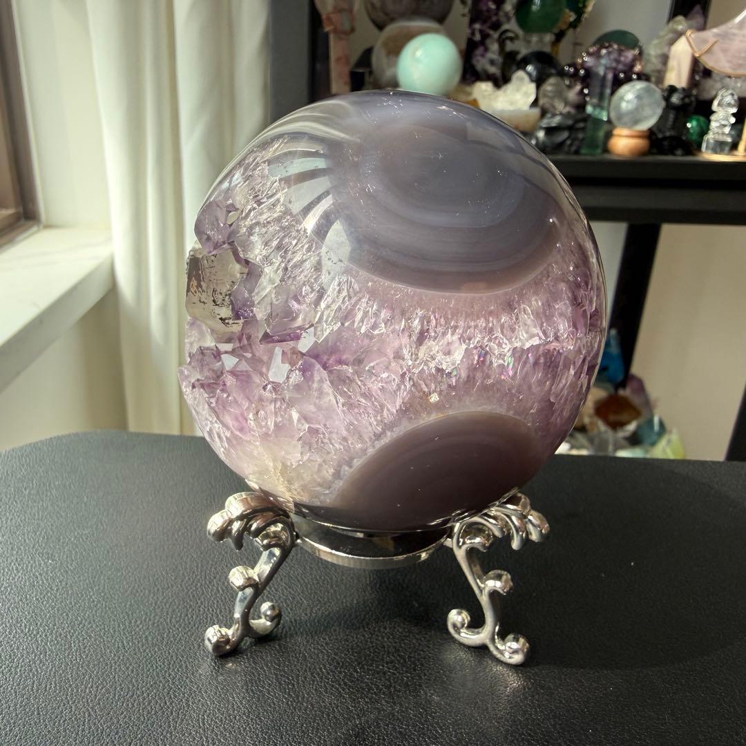 天然石カルサイト共生アメジストの笑い口　置物　NO.031116