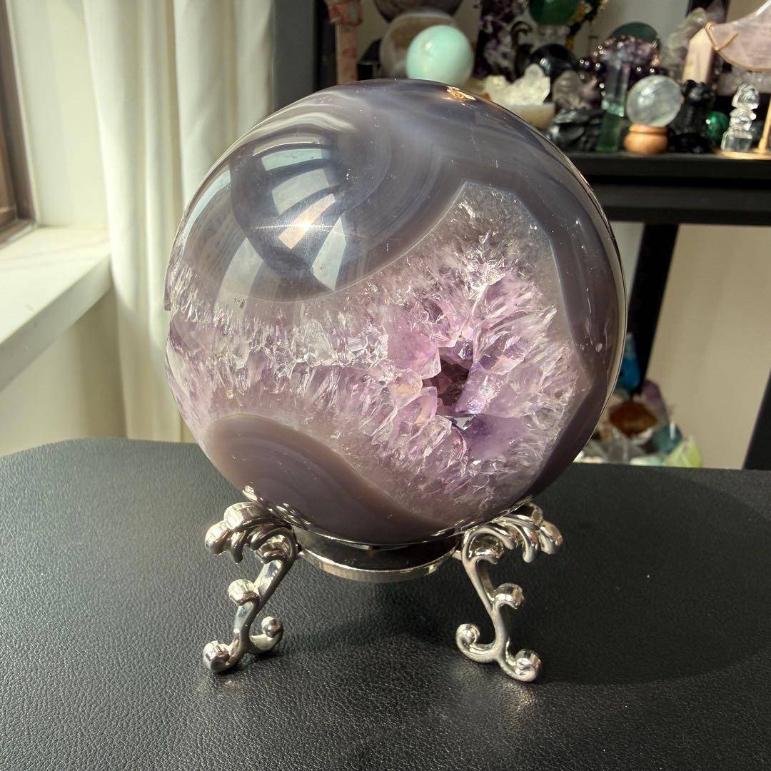 天然石カルサイト共生アメジストの笑い口　置物　NO.031116