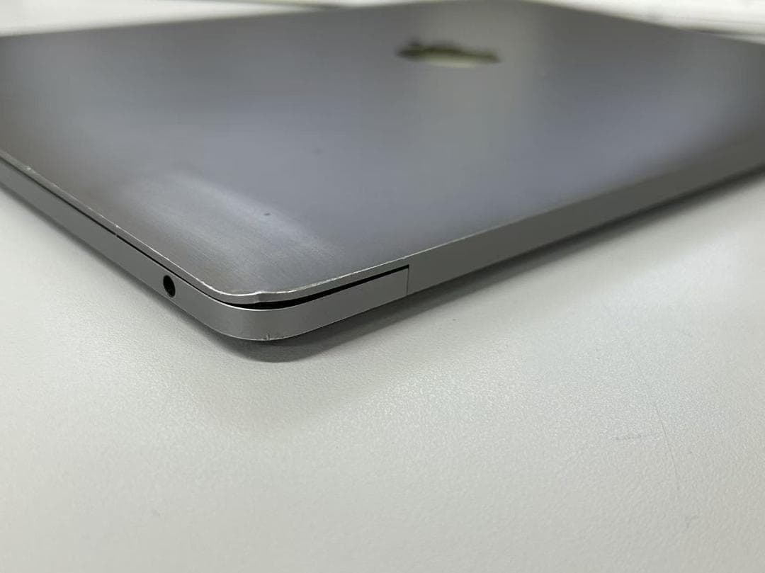Macbook Pro Late 2016 13inch i7 16/256 ②