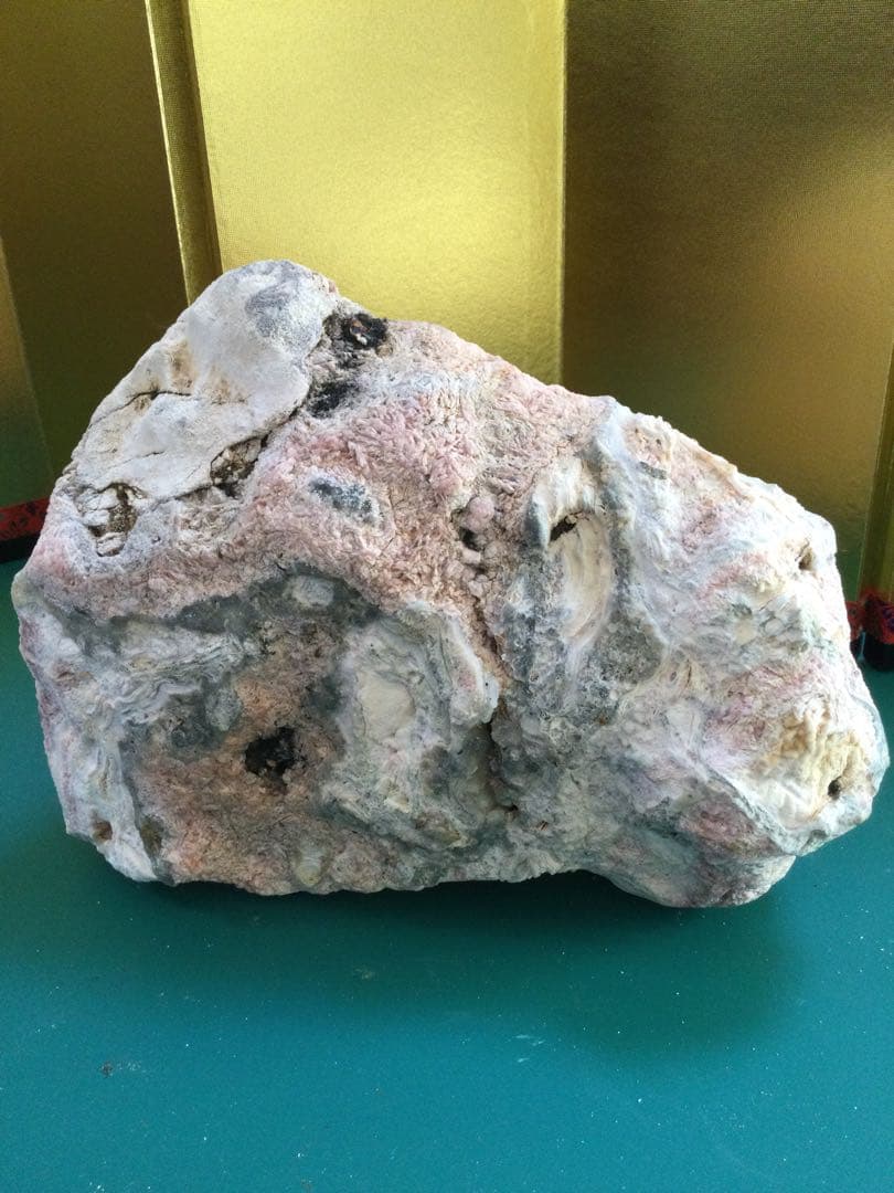 菱マンガンインカローズ原石　インカローズ原石　北海道岩倉山産　観賞石