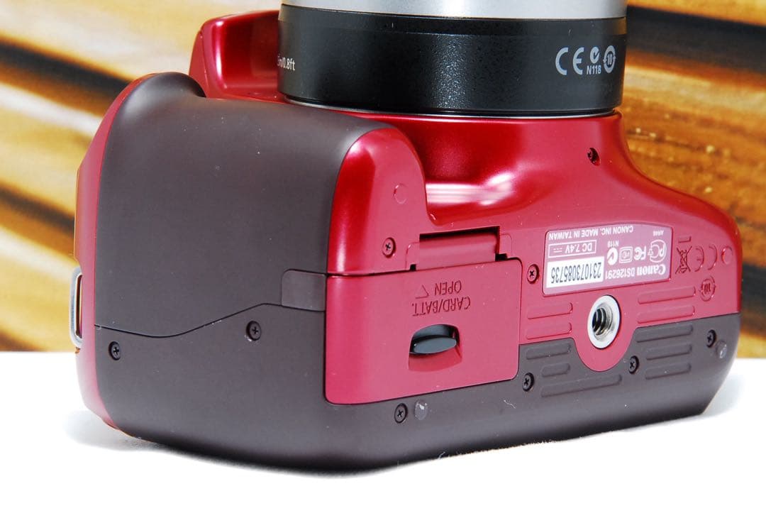 【新品級】一眼レフ キャノン kiss x50 Canon レッド 赤 スマホ