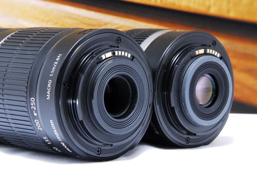 【新品級】一眼レフ キャノン kiss x50 Canon レッド 赤 スマホ