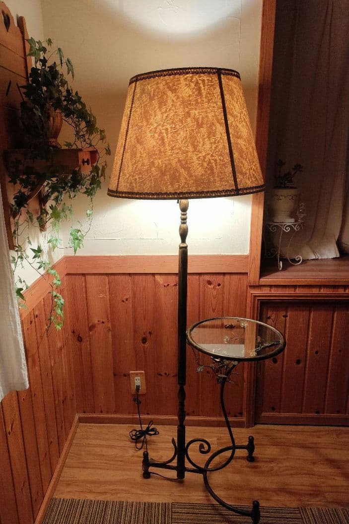 希少　アンティークフロアライト　アイアンガラステーブル　レトロ　ローズ装飾