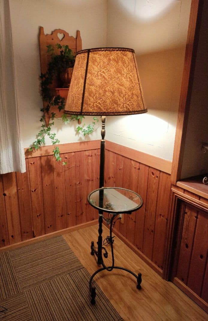 希少　アンティークフロアライト　アイアンガラステーブル　レトロ　ローズ装飾