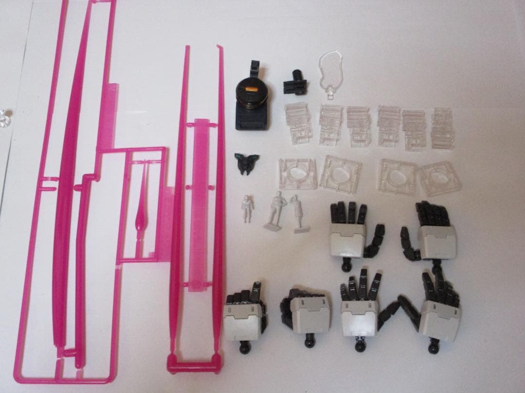 PGU 1/60 νガンダム ＋ LEDユニット 完成品