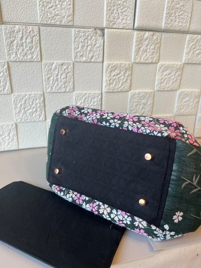 【正絹　チューリップバッグ】高級　さが美　枝垂れ桜　上代38万の帯より　刺繍
