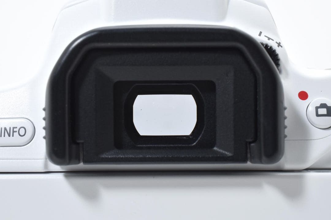 Canon EOS Kiss X9 ホワイト レンズキット 美品 初心者おすすめ