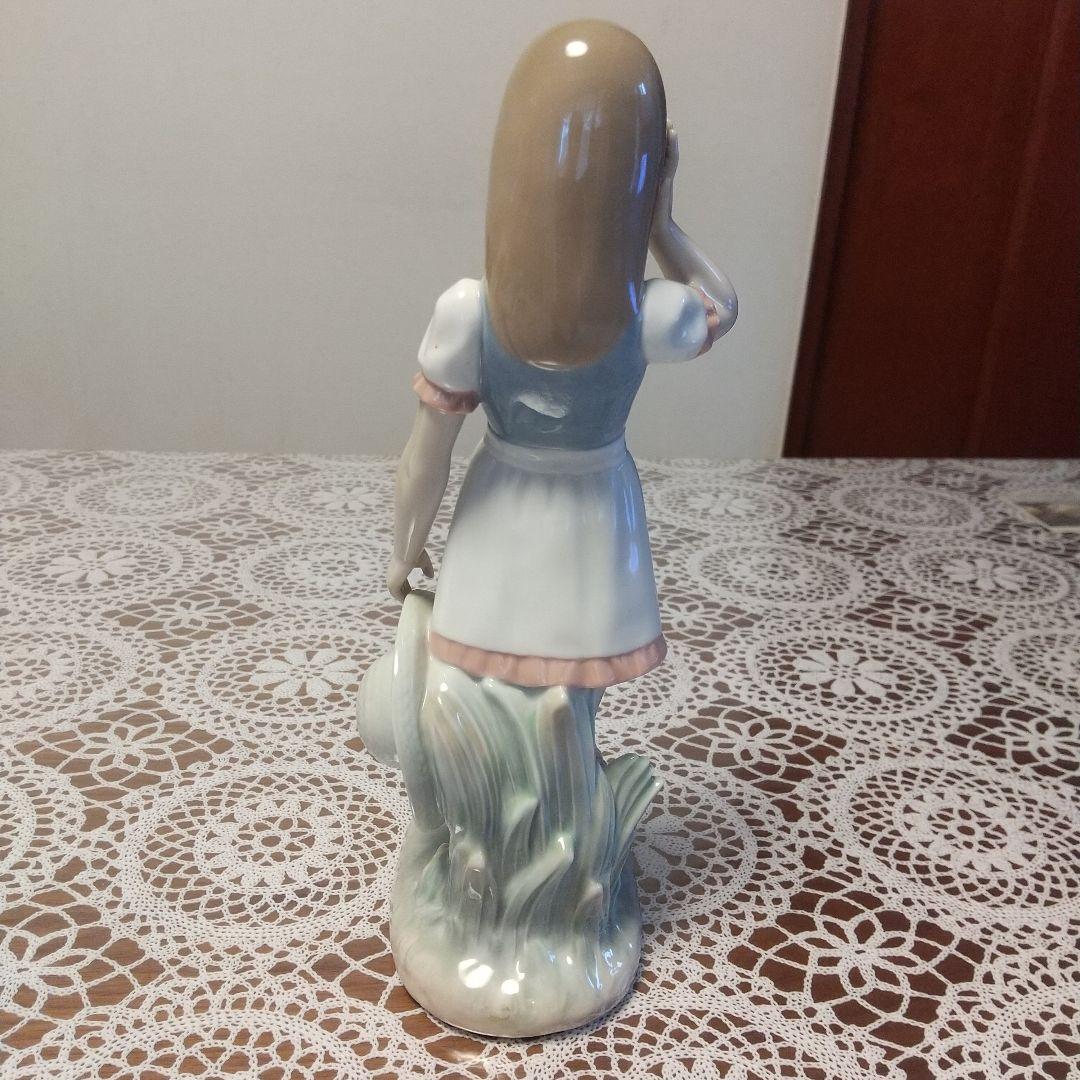 リヤドロ 「花を摘んだ後」