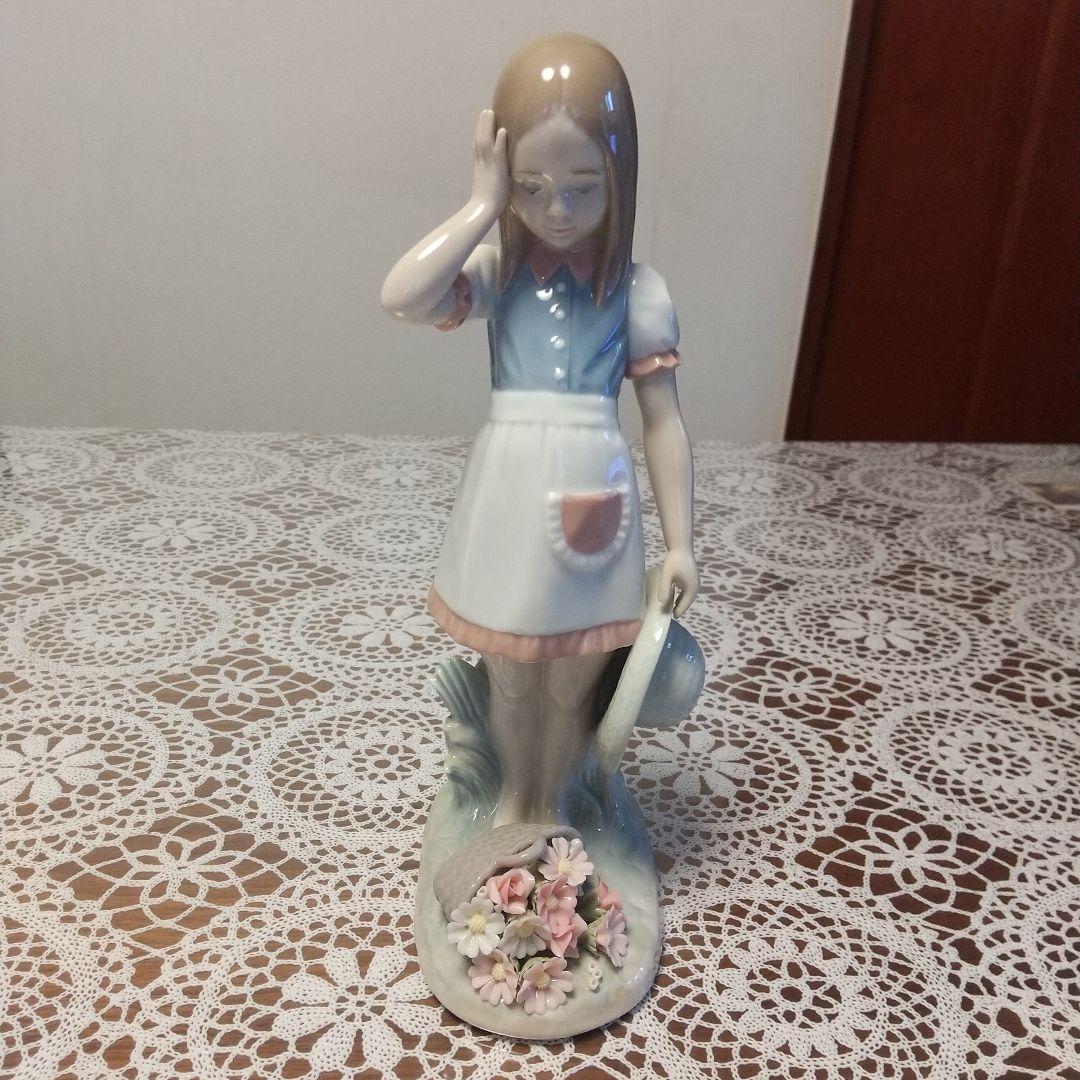 リヤドロ 「花を摘んだ後」