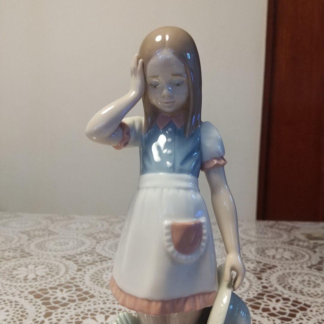 リヤドロ 「花を摘んだ後」