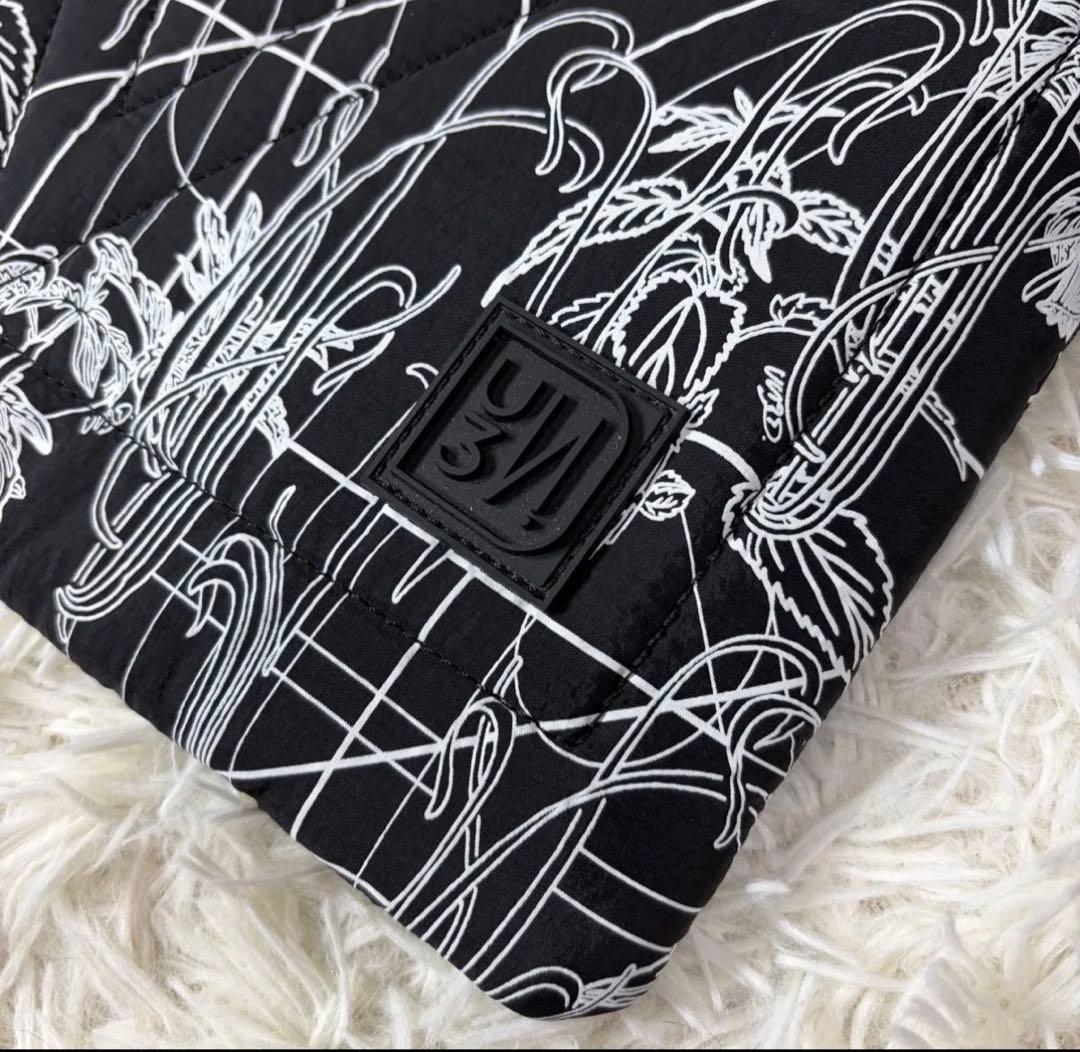 UN3D. アンスリード ラインフラワーキルティング PCバッグ ケース タグ付