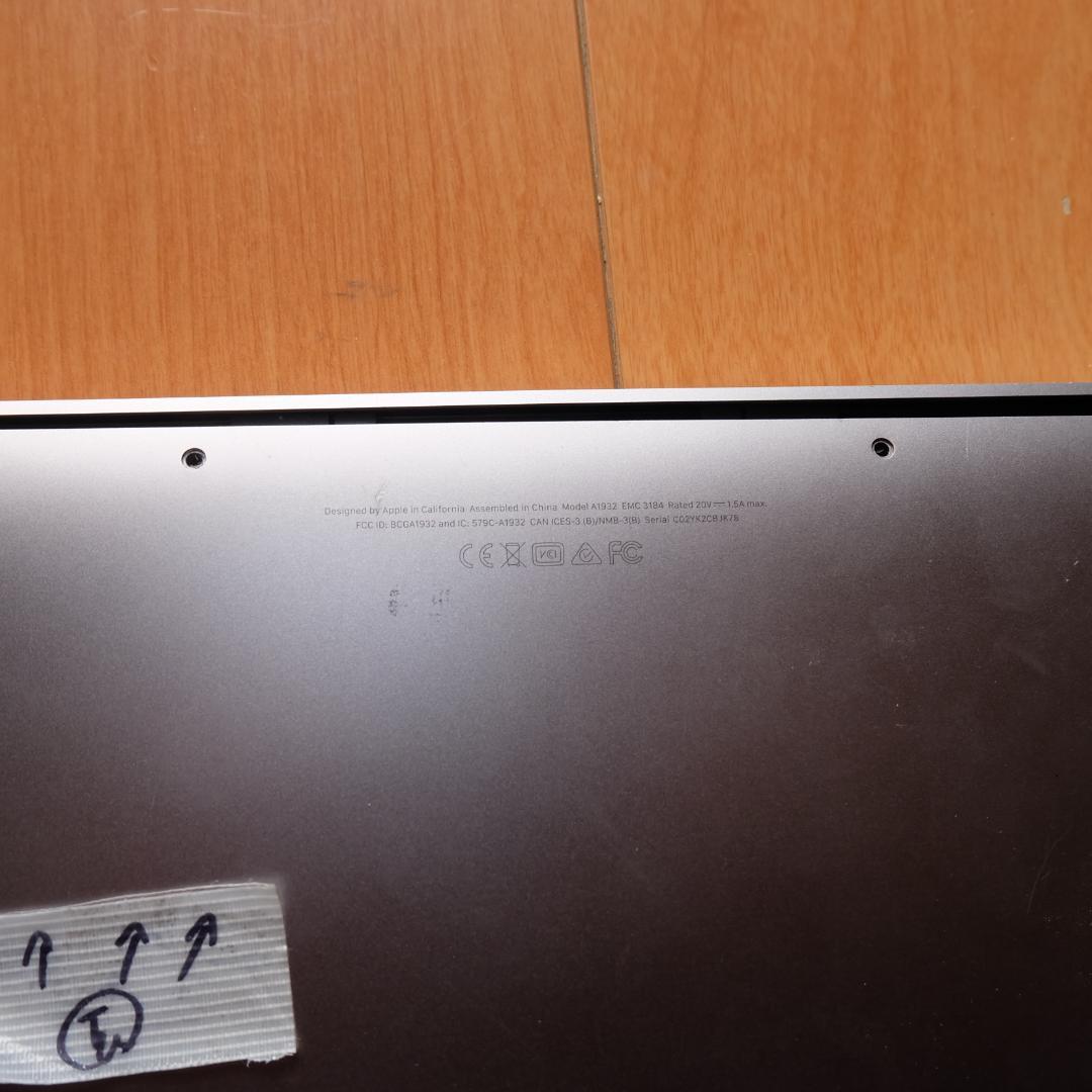 ジャンク Apple MacBook Air A1932 2018年 液晶OK