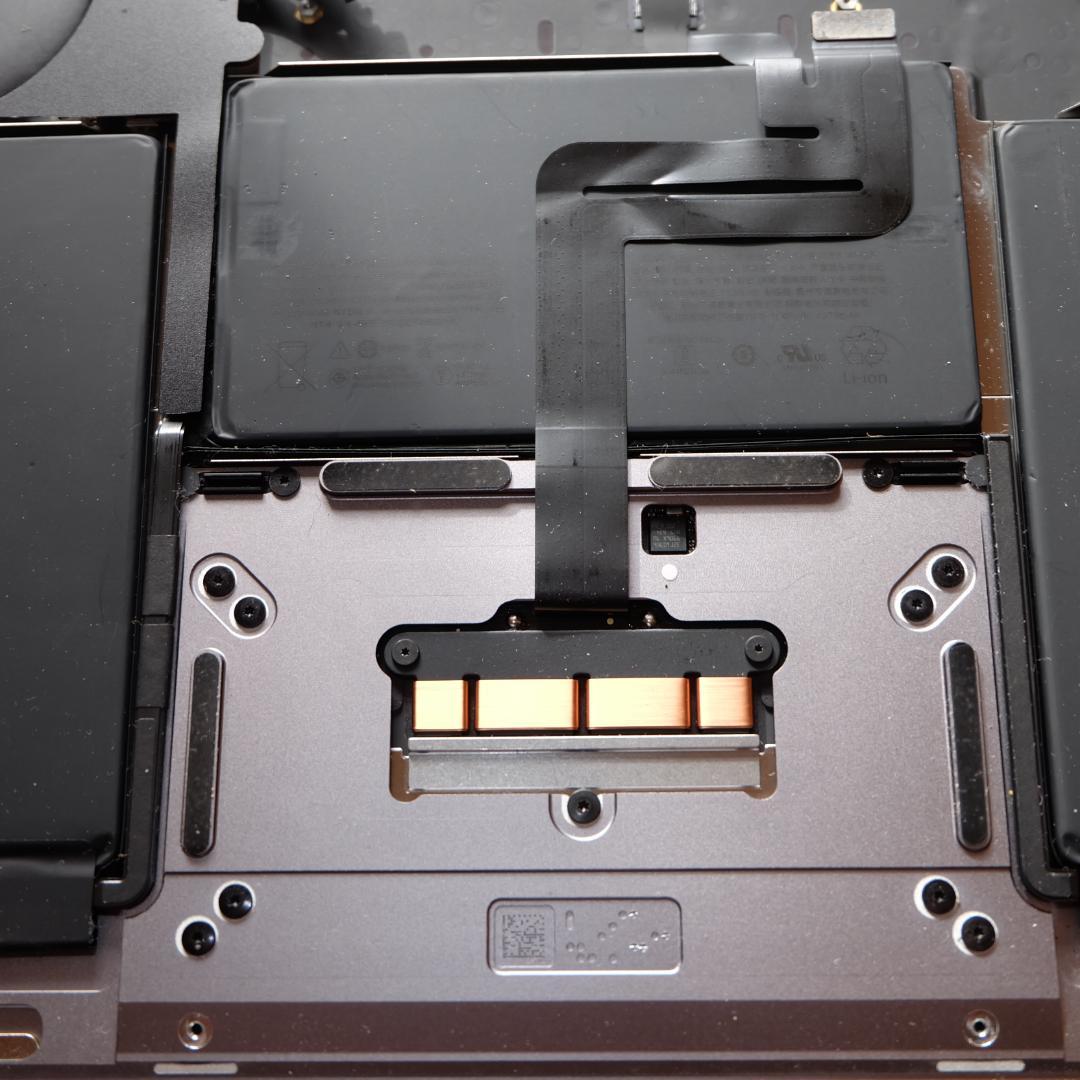 ジャンク Apple MacBook Air A1932 2018年 液晶OK