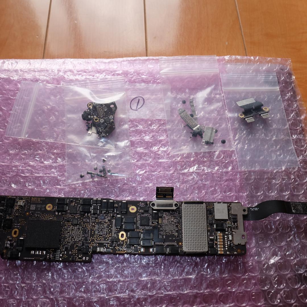 ジャンク Apple MacBook Air A1932 2018年 液晶OK