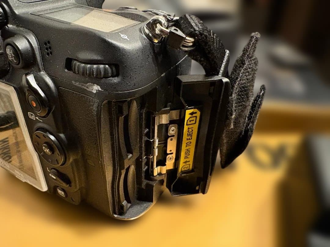 Nikonニコン D7000 デジタル一眼レフカメラ VRレンズ 中古ジャンク