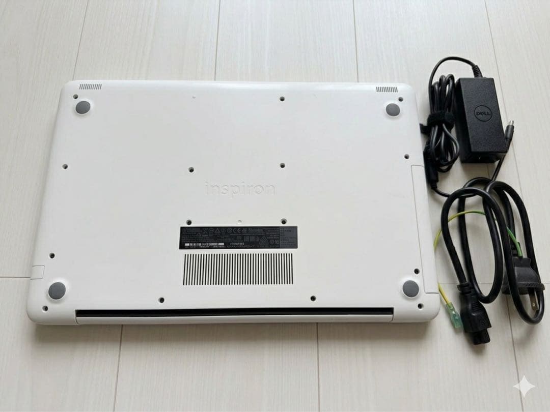 Dell Inspiron 15 5567 ホワイト 箱付き　動作確認済み