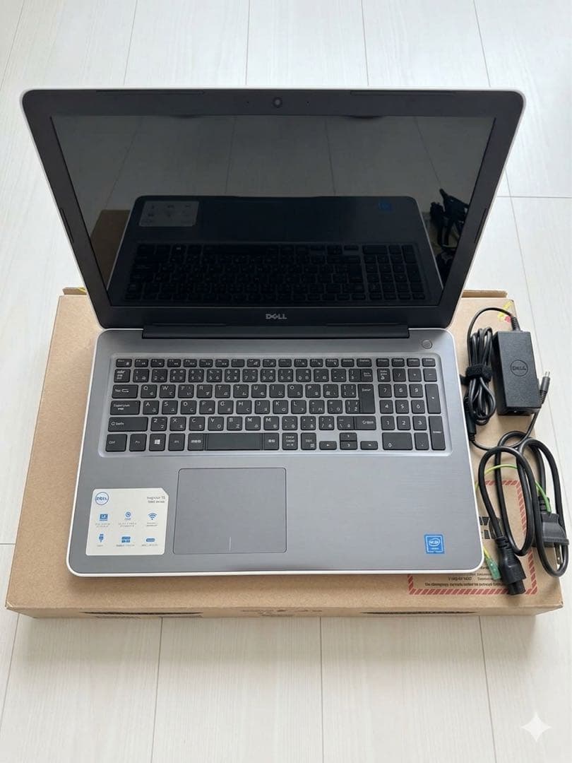 Dell Inspiron 15 5567 ホワイト 箱付き　動作確認済み