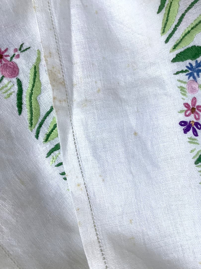 ヴィンテージ　手刺繍　テーブルクロス　イギリス製　A