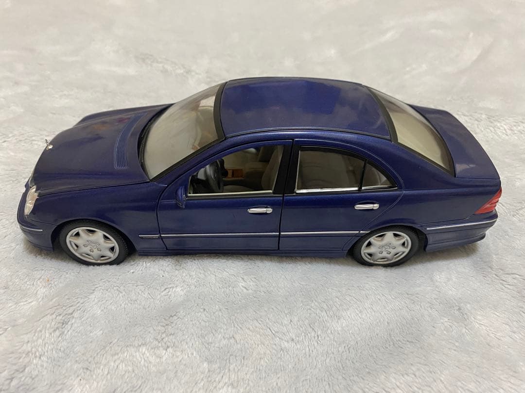 ミニカー ANSON Mercedes-Benz C-Class 1/18