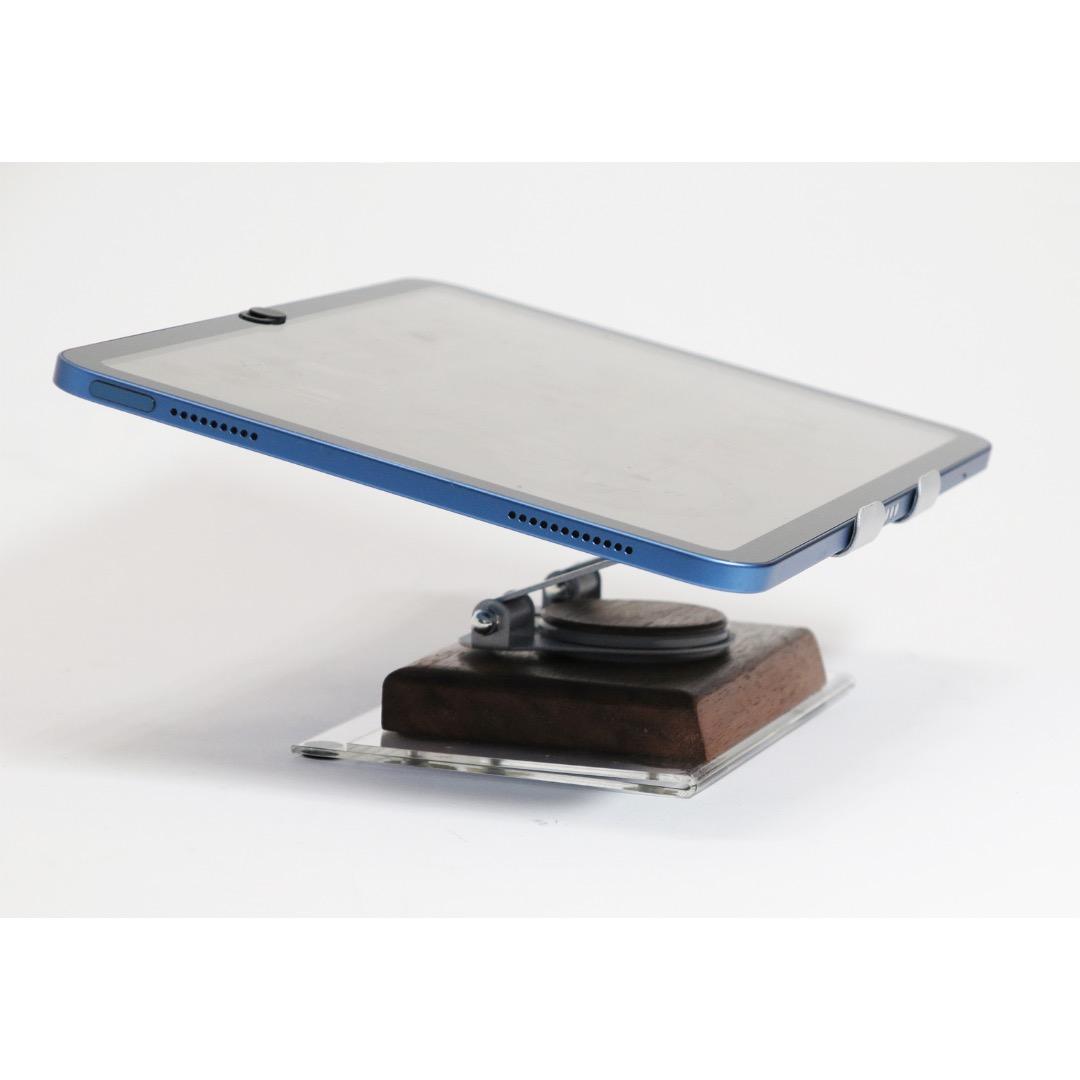 ウォールナットのタブレットスタンド