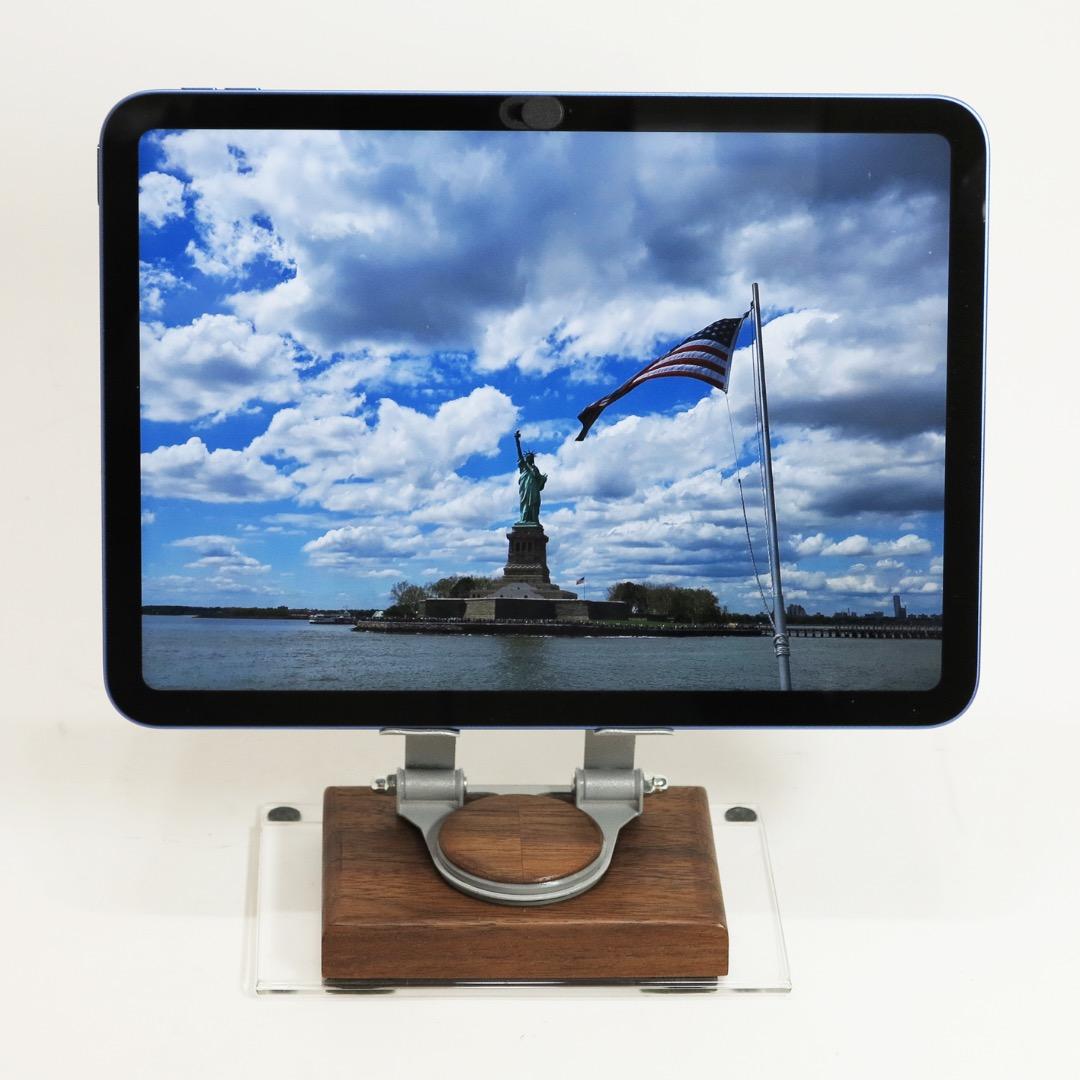 ウォールナットのタブレットスタンド